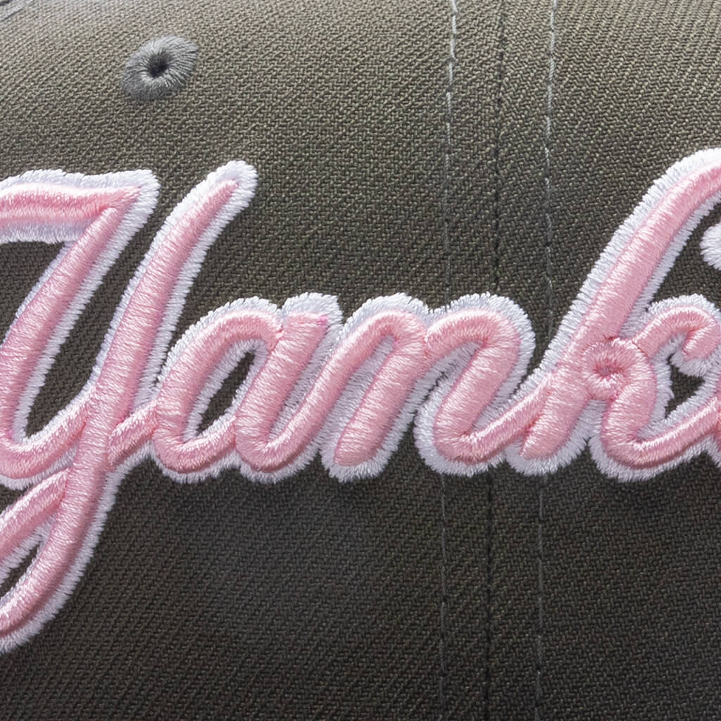 FEATURE x New Era 59FIFTY Fitted NY Yankees 50th Anniversary - Olive/Walnut