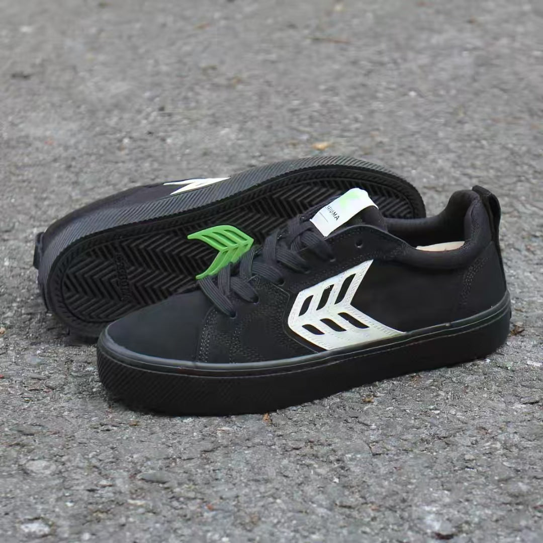 Cariuma Catiba Pro Low - Black Suede/Canvas Ivory