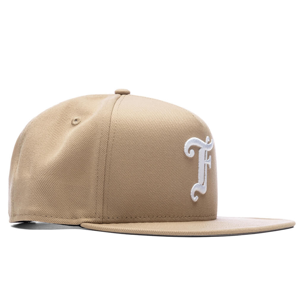 FEATURE x New Era 9Fifty A-Frame Old English F Snapback - Camel